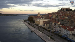 Nábřeží a město