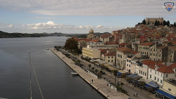 Nábřeží a město