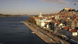 Nábřeží a město