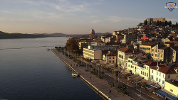 Nábřeží a město