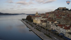 Nábřeží a město