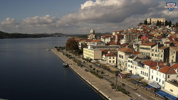 Nábřeží a město