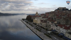 Nábřeží a město