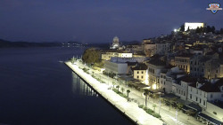 Nábřeží a město