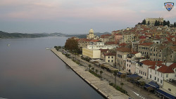 Nábřeží a město