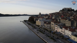 Nábřeží a město