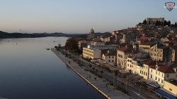 Nábřeží a město