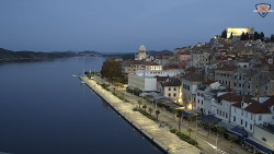 Nábřeží a město