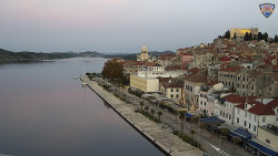 Nábřeží a město