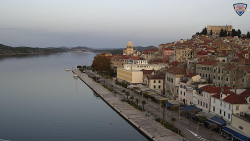 Nábřeží a město