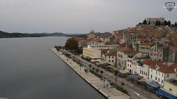 Nábřeží a město