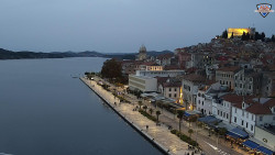 Nábřeží a město