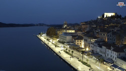 Nábřeží a město