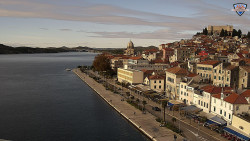 Nábřeží a město