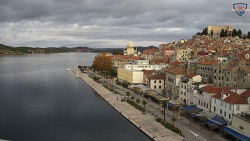 Nábřeží a město