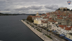 Nábřeží a město