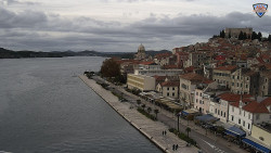 Nábřeží a město