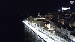 Nábřeží a město