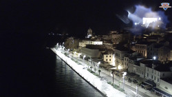 Nábřeží a město