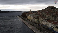 Nábřeží a město