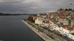 Nábřeží a město