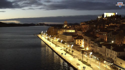 Nábřeží a město