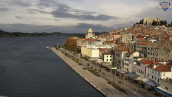 Nábřeží a město