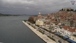 Nábřeží a město