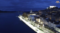 Nábřeží a město