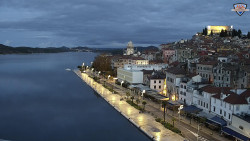 Nábřeží a město