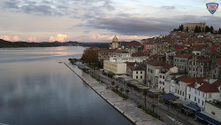 Nábřeží a město