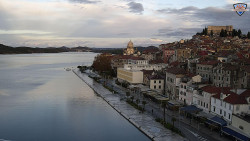 Nábřeží a město