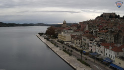 Nábřeží a město