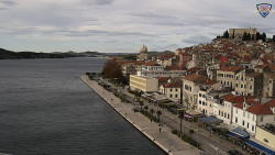 Nábřeží a město