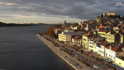 Nábřeží a město