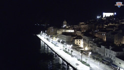 Nábřeží a město