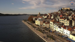 Nábřeží a město