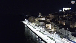 Nábřeží a město