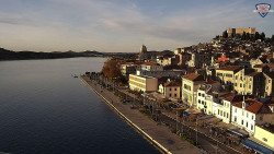 Nábřeží a město