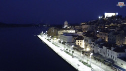 Nábřeží a město