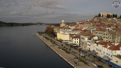 Nábřeží a město