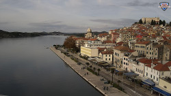 Nábřeží a město