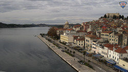 Nábřeží a město