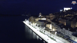 Nábřeží a město