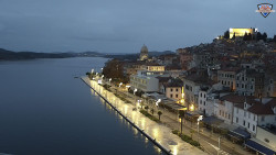 Nábřeží a město