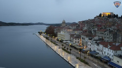 Nábřeží a město