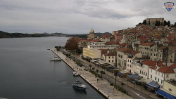 Nábřeží a město