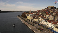 Nábřeží a město