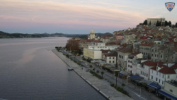 Nábřeží a město