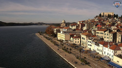 Nábřeží a město